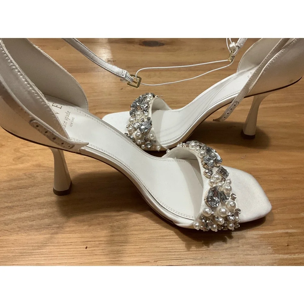 Kate Spade New York Ivory Satin Pearl Crystal Heels Sandals 9.5b few Details